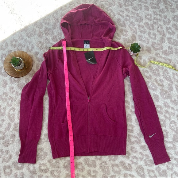 NIKE Full-Zip Wool Blend Tennis Jacket in Bright Fuschia - Picture 9 of 9